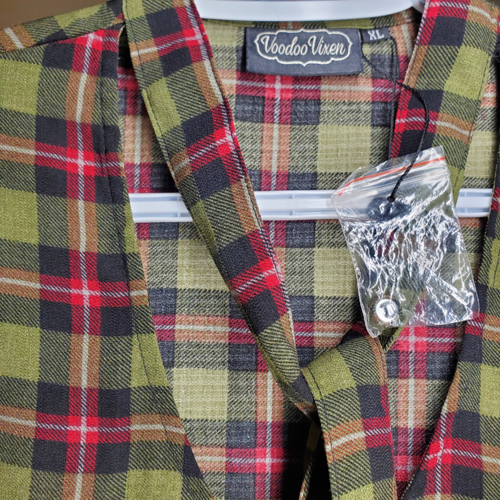 FESTIVE Red & Green Plaid Top